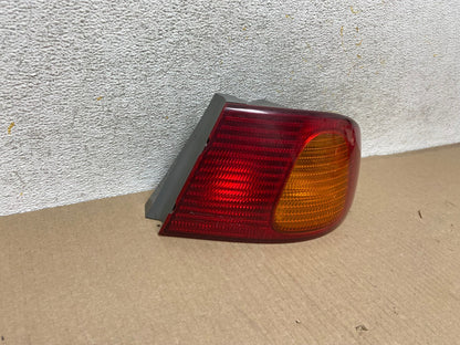 1998 1999 2000 Toyota Corolla Right Passenger Side Tail light AH5723 LK1