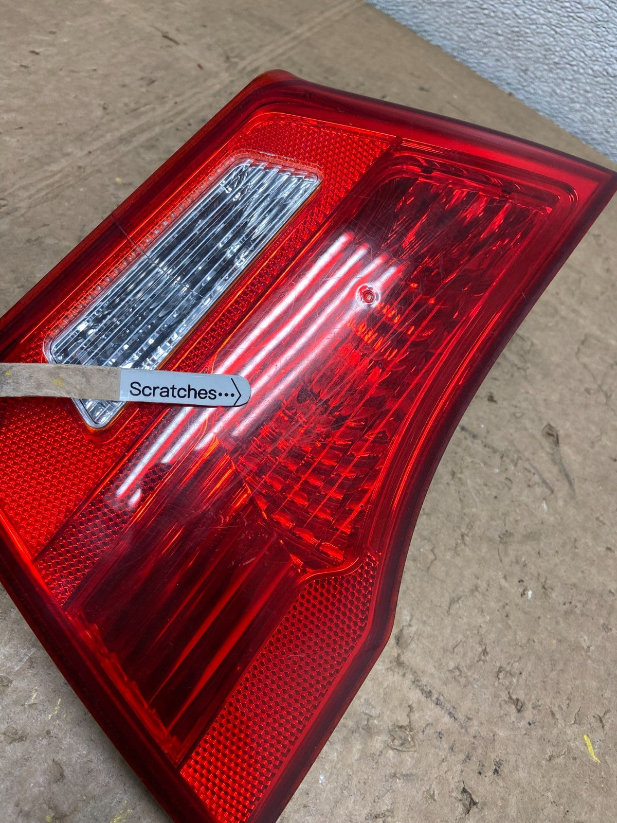 2009 - 2010 Kia Optima Right Passenger RH Side Inner Tail light Oem Y6955 DW3