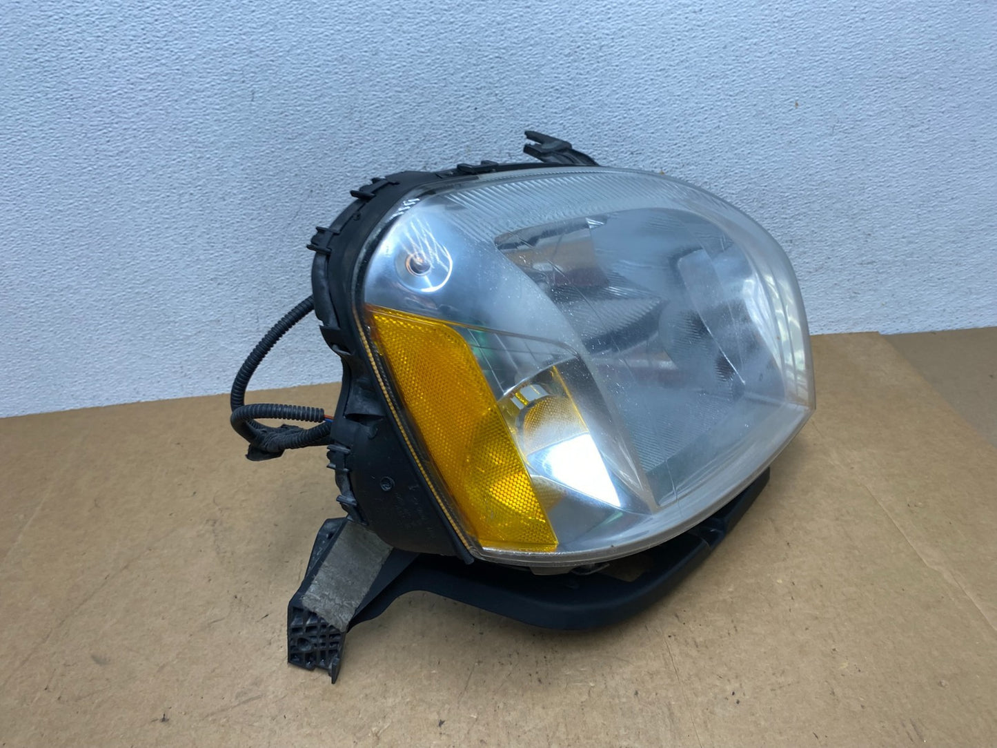 2005 - 2007 Mercury Montego Right Passenger Side Headlight Xenon HID AE3271 DW2