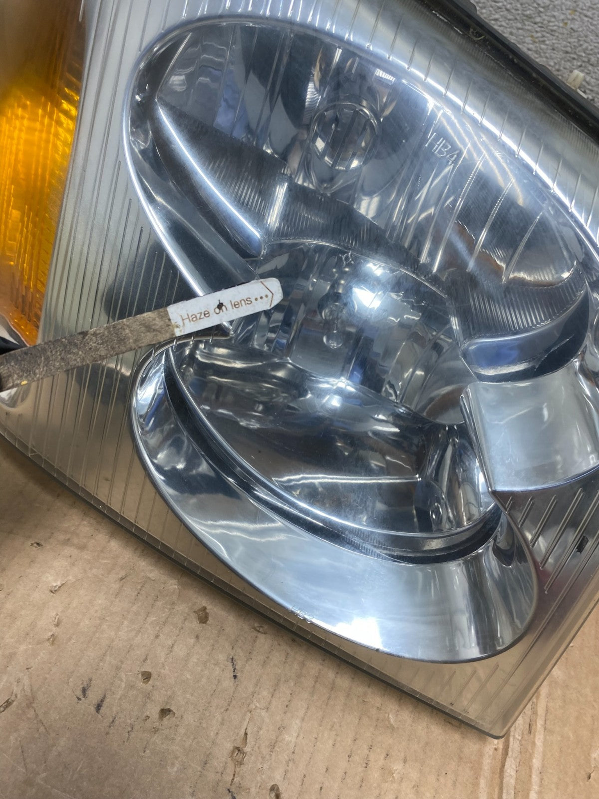 2002 to 2009 Gmc Envoy Right Passenger RH Side Headlight Halogen AI4469 DW3