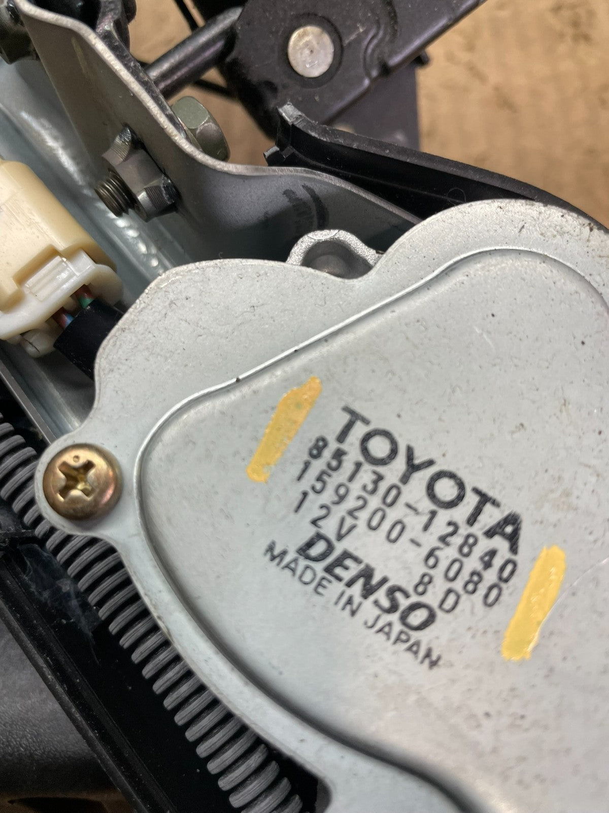 2003 to 2009 Toyota Corolla Matrix Rear Wiper Windshield Motor OEM AB3170  DG7