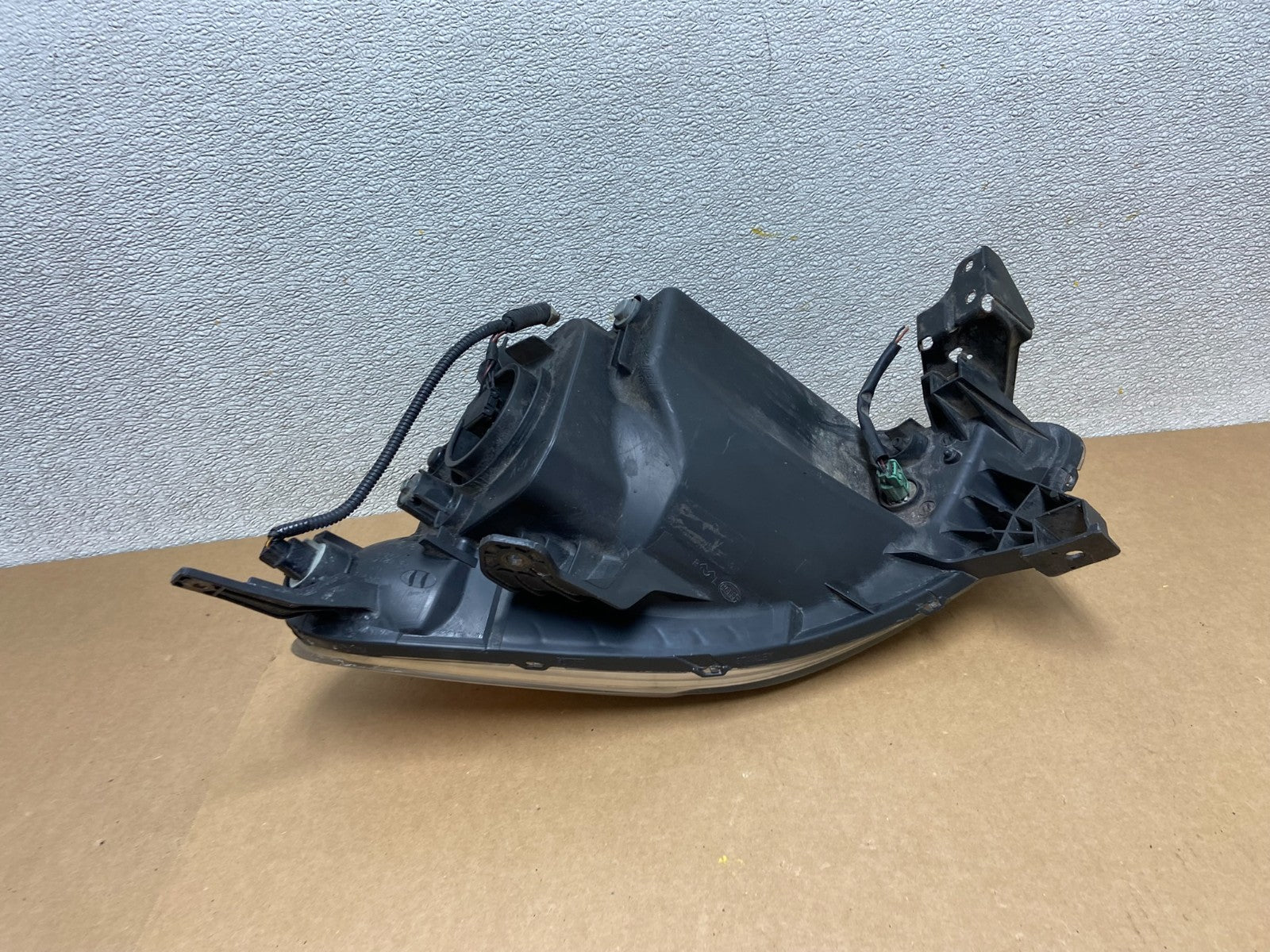 2002 to 2004 Honda CRV CR-V OEM Right Passenger RH Halogen Headlight Z6565 DW7
