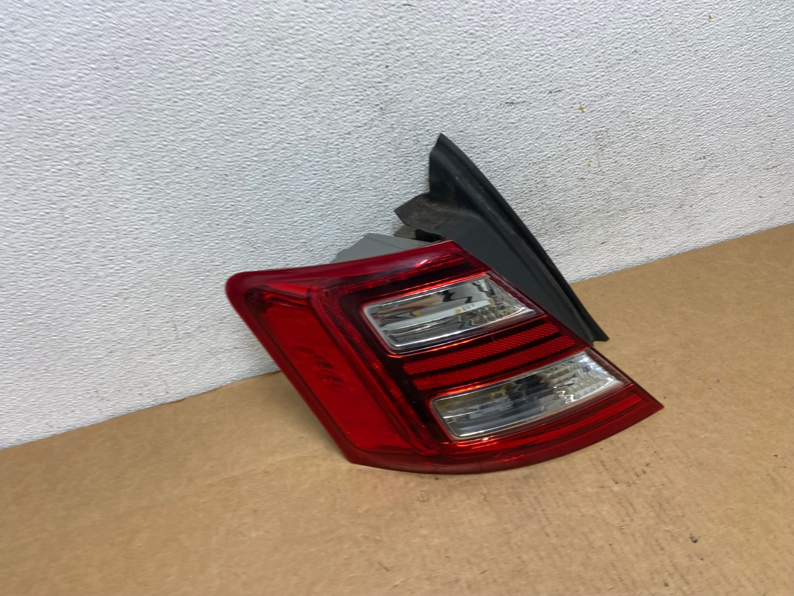 2013-2019 Ford Taurus LED Left Driver Lh Side Tail Light AD4531 LK2