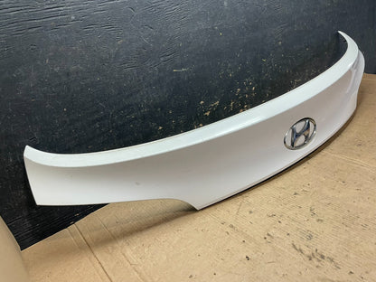 2011 to 2015 Hyundai Tucson Liftgate Tailgate Trunk Trim Molding z8106 DG2
