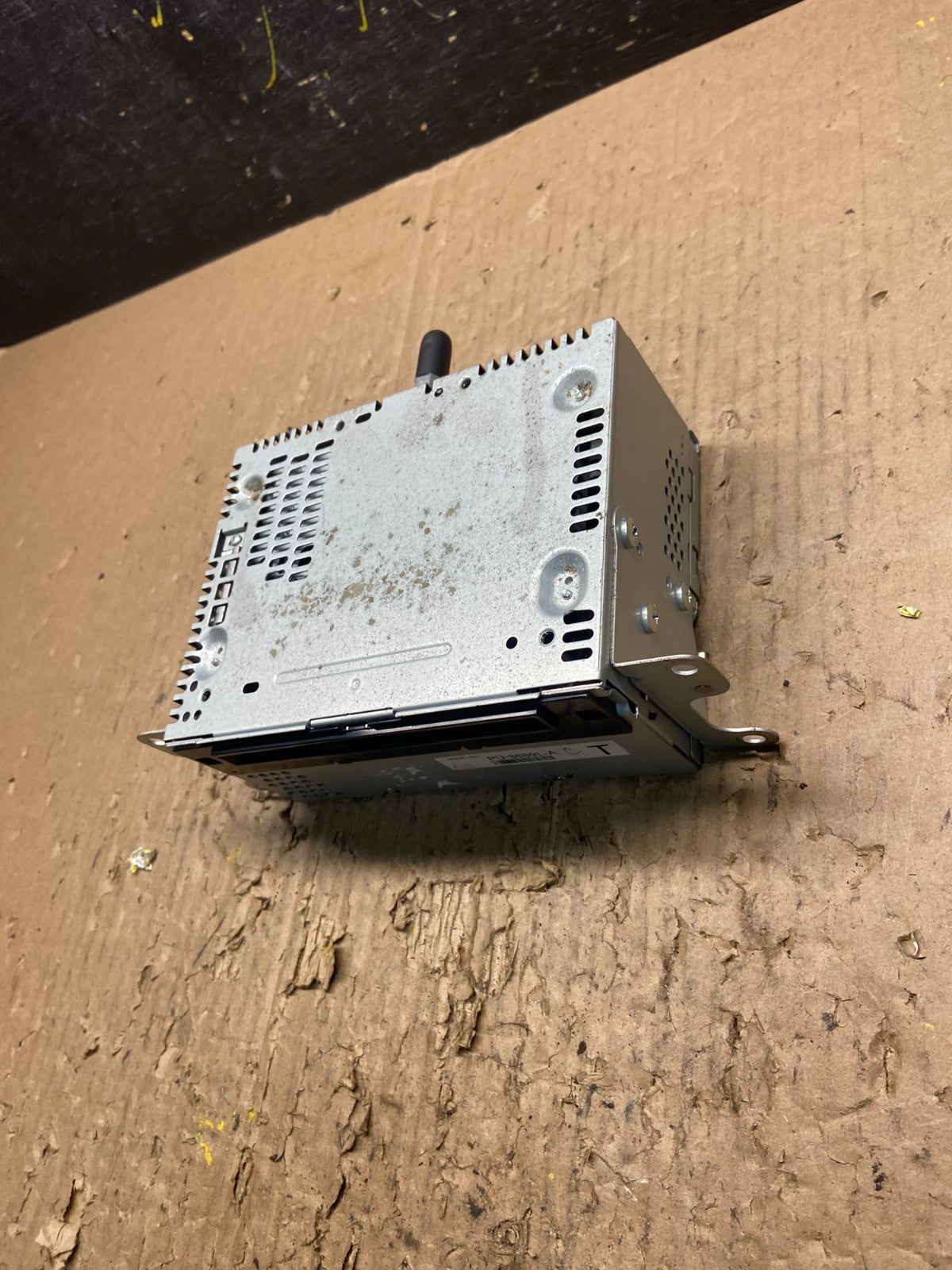 2013 to 2014 Ford Explorer Audio Equipment Radio Receiver AM FM CD t1780 DG2