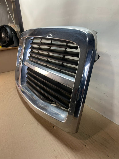2004 to 2006 Dodge Durango Front Upper Chrome Grill Grille AF8497 DG1