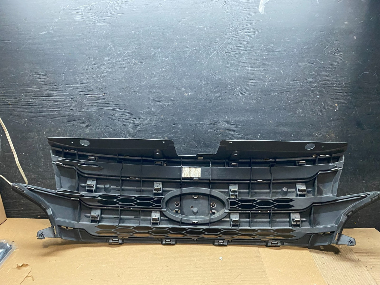 2011 2012 2013 Ford Edge Front Upper Chrome Grille Grill Oem v6959 DG5