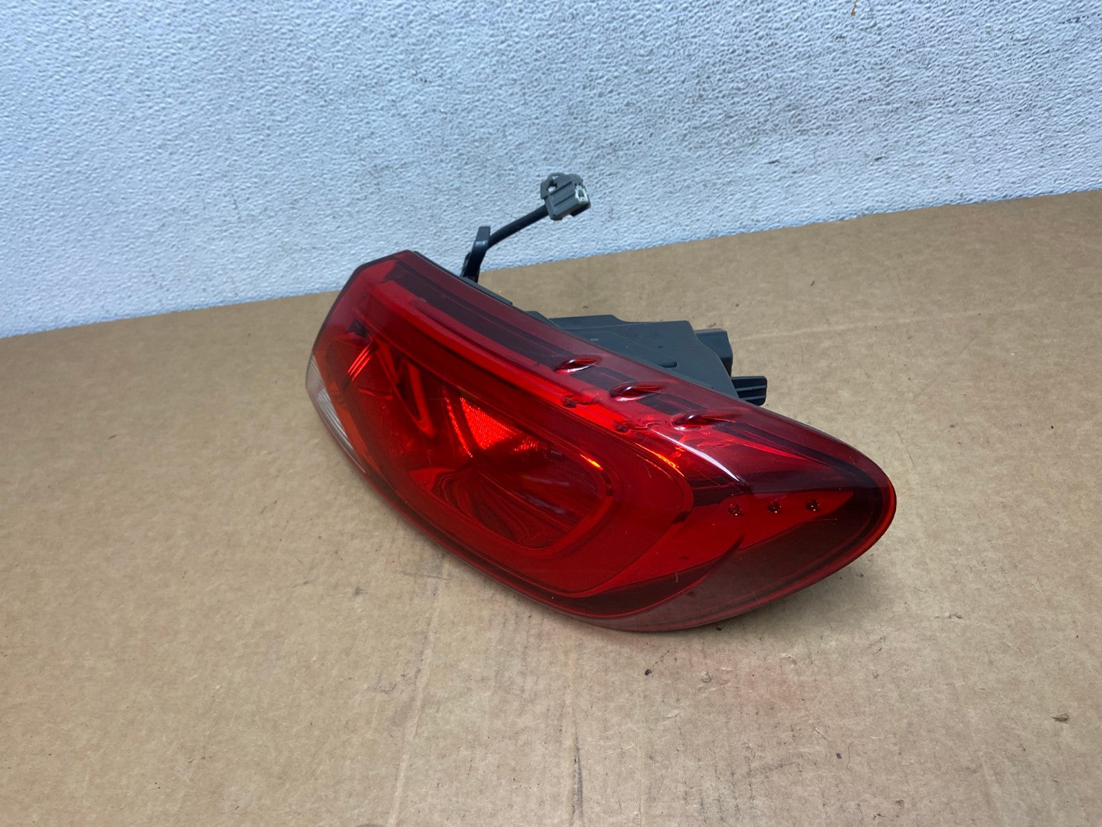2015 2016 2017 Chrysler 200 Sedan Right Passenger Side Tail Light AD5479 LK1