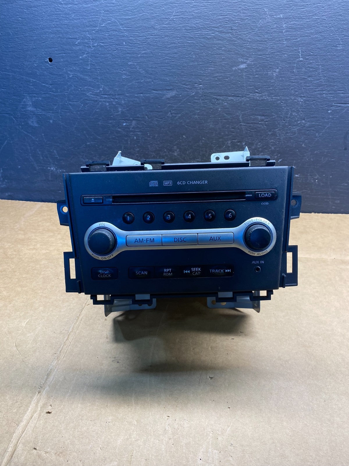2009-2010 Nissan Murano AM FM Radio 6 CD Control Panel ad3661 DG0