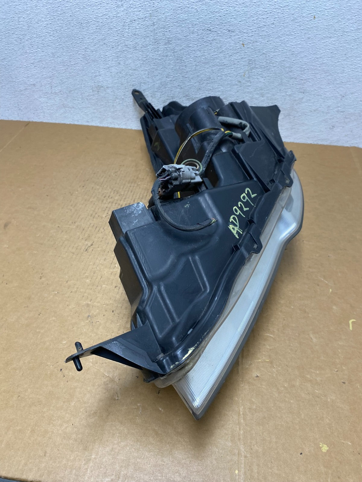 2013 - 2014 Subaru Legacy Outback Right Passenger Headlight AD9292 DW9