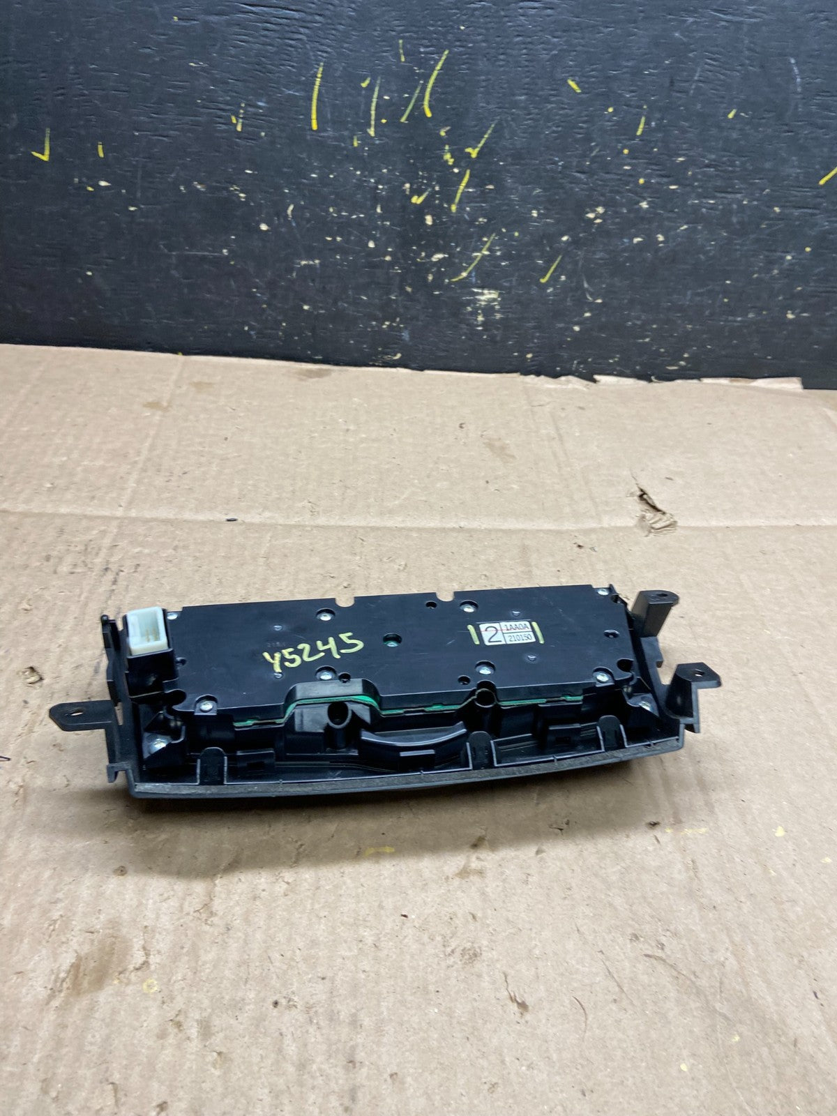 2009-2014 Nissan Murano AM FM Radio CD Control Panel Y5245 DG4