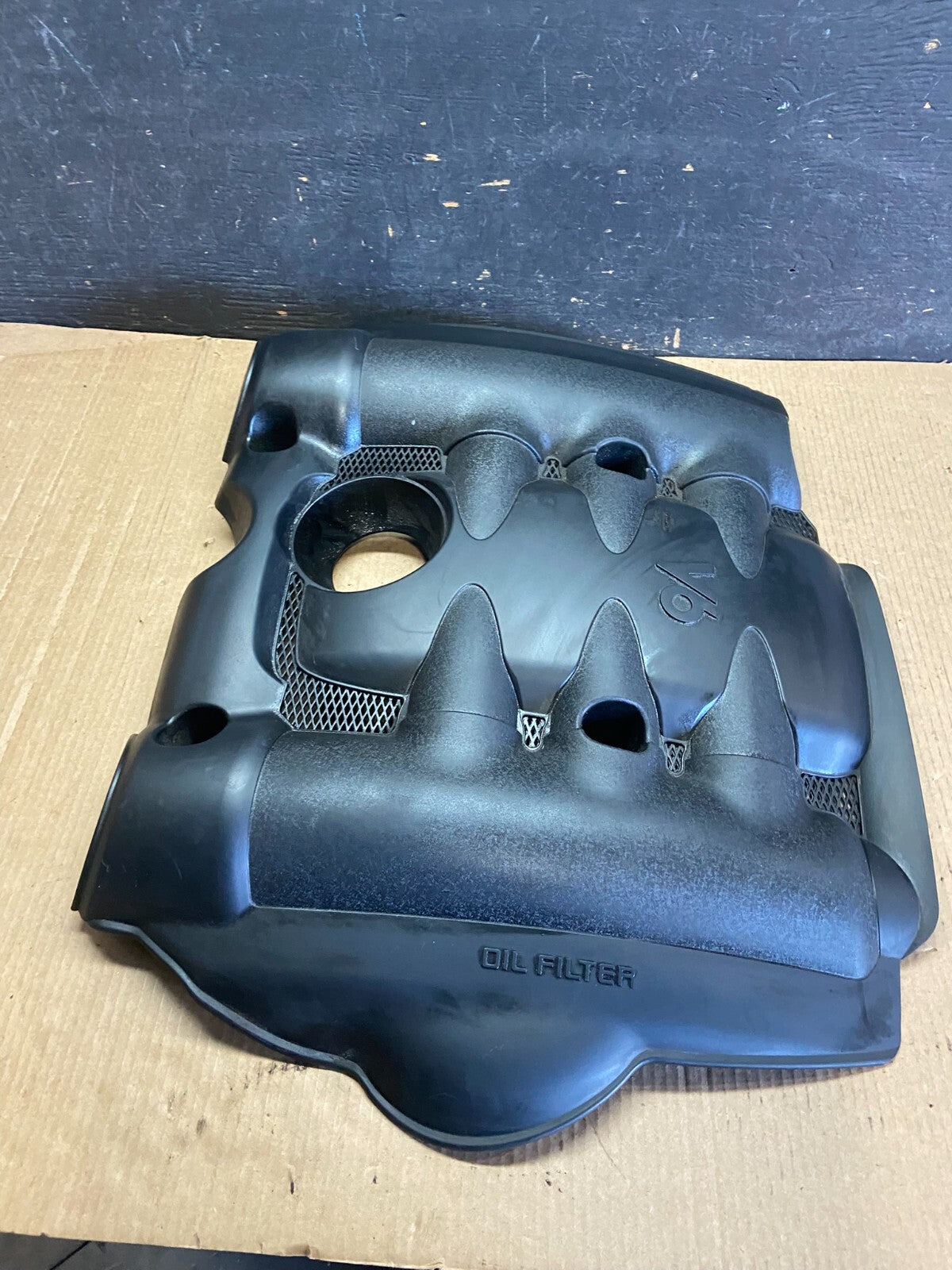 2006 to 2008 Kia Sedona V6 3.8L Engine Motor Cover N8266 PS2
