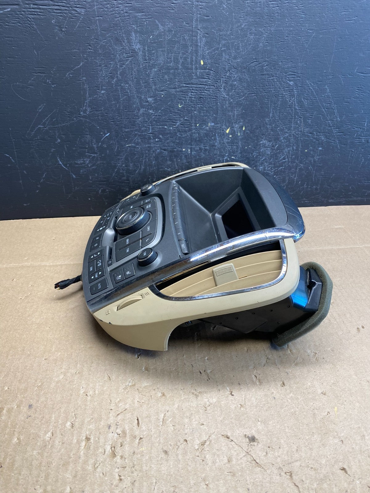 2010-2012 Buick Lacrosse Radio Climate Temperature Control Panel AC6366 DG2