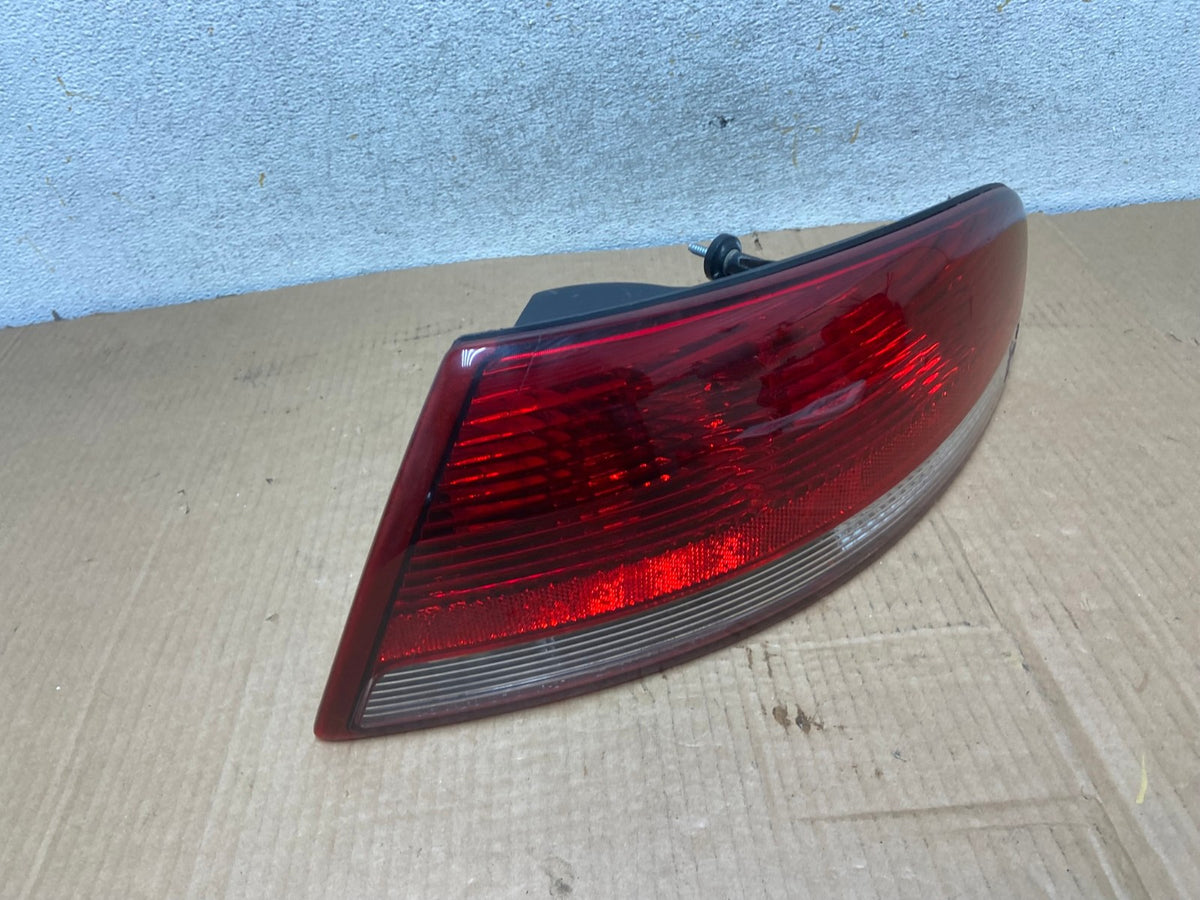 2001-2006 Chrysler Sebring Convertible Right Side Tail Light AI6950 LK2