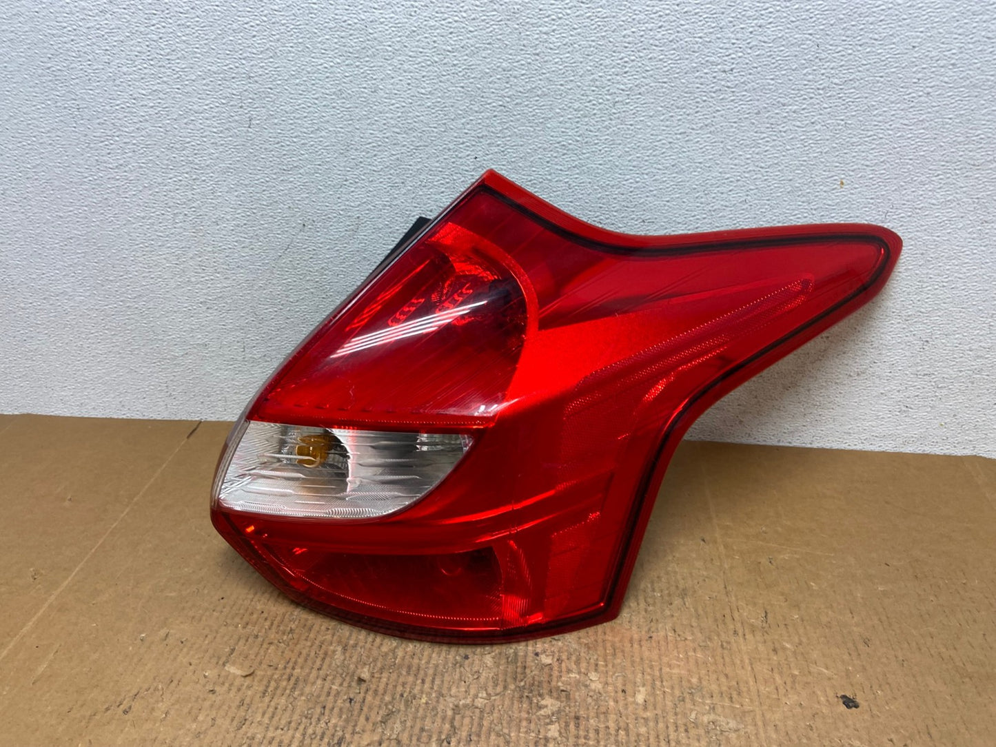 2012-2014 Ford Focus Hatchback Right Passenger Side Rh Tail LIght AE2691 LK0