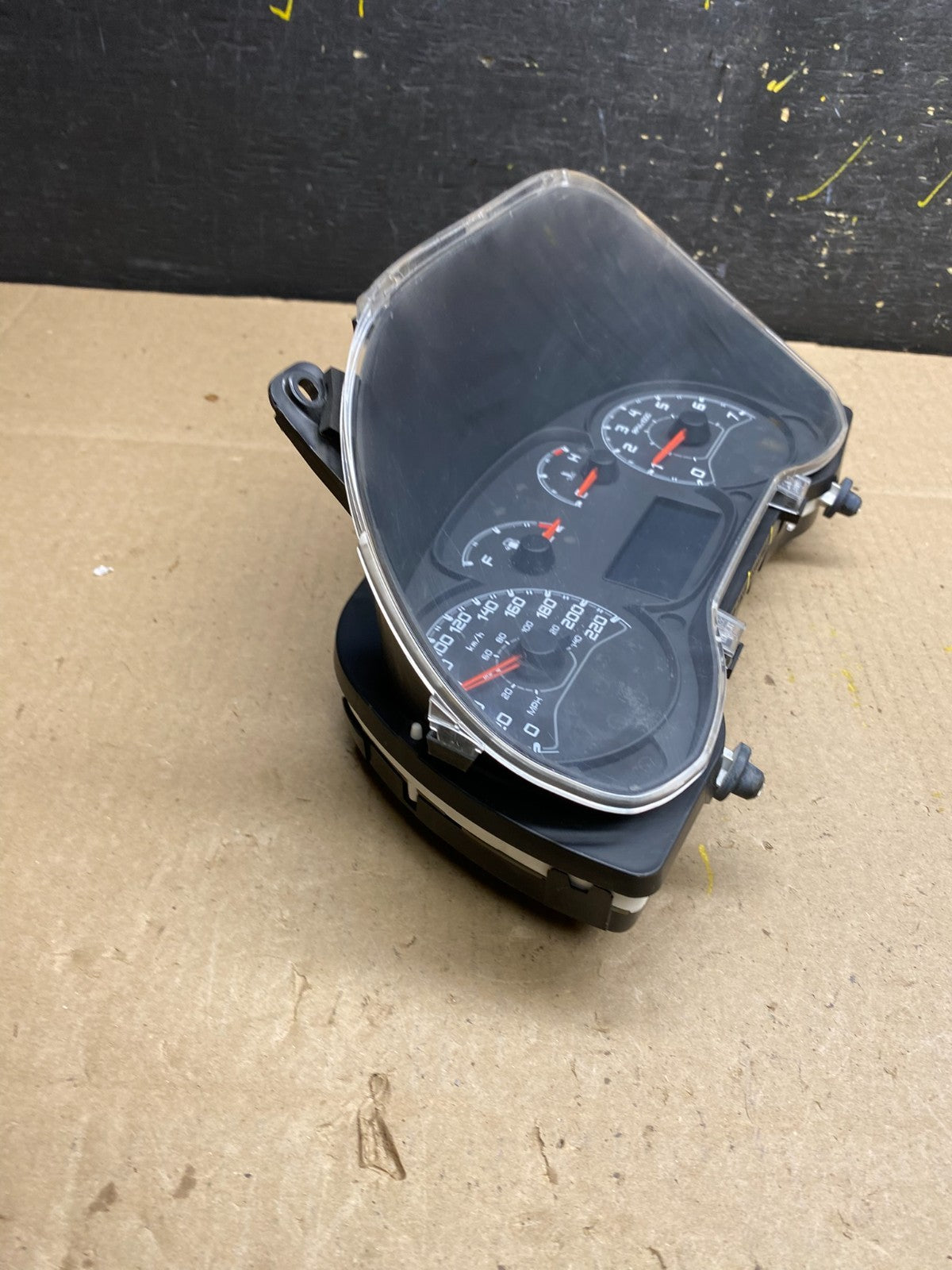 2016 to 2017 Dodge Promaster City Speedometer Cluster Gauge t9304 DG2