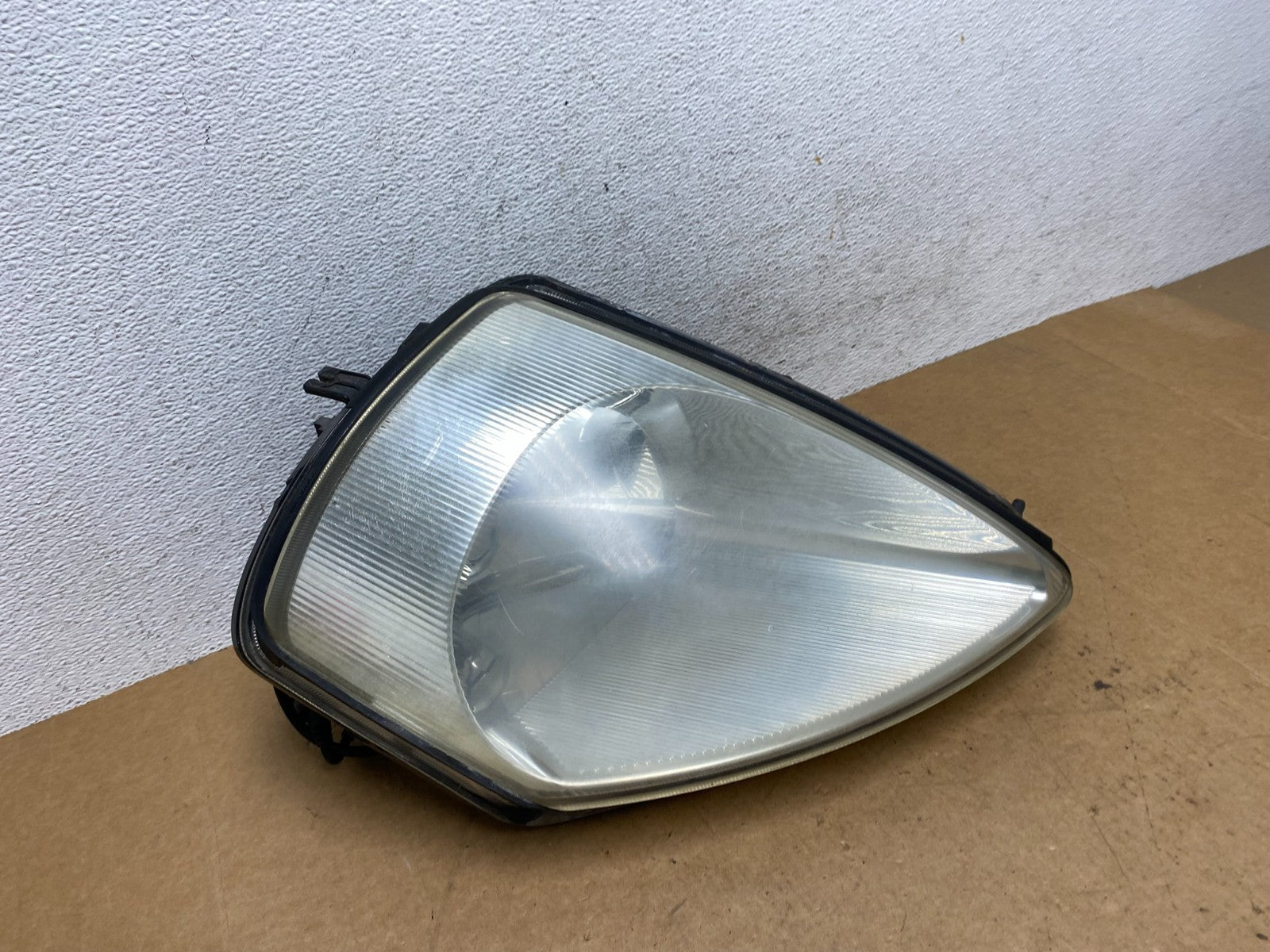 2000 - 2005 Mitsubishi Eclipse Right Passenger RH Side Headlight AE3163 DW2