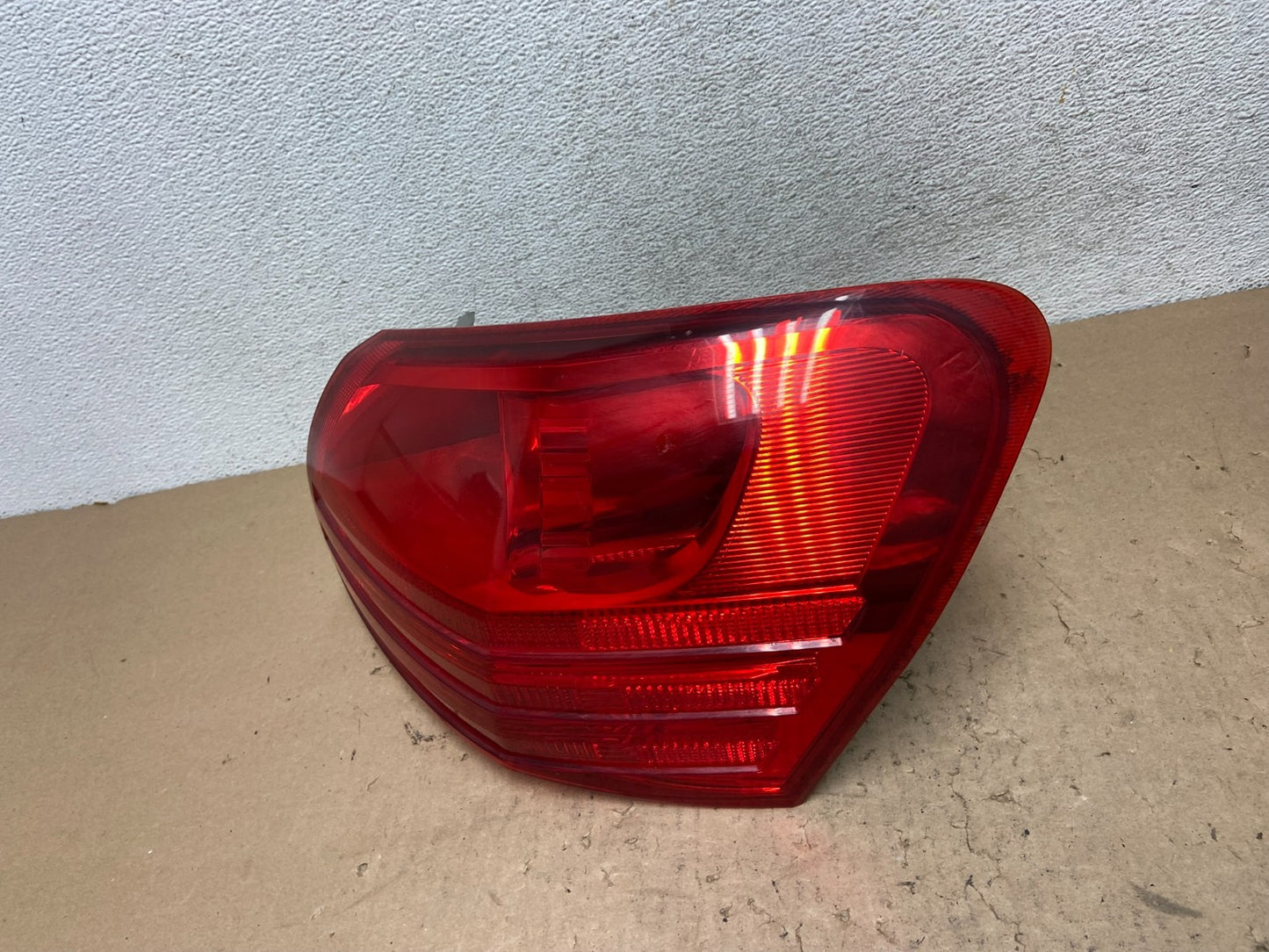2008 to 2015 Nissan Rogue Right Passenger Rh Side Tail Light AG43891