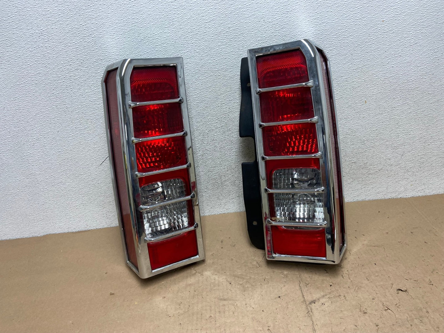 2006 to 2008 Hummer H3 Left+Right Side Tail Lights AG5582 LK0