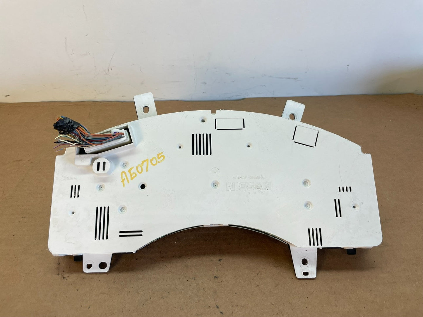 2004 2005 Nissan Armada Speedometer Cluster Gauge AG0705 DW9