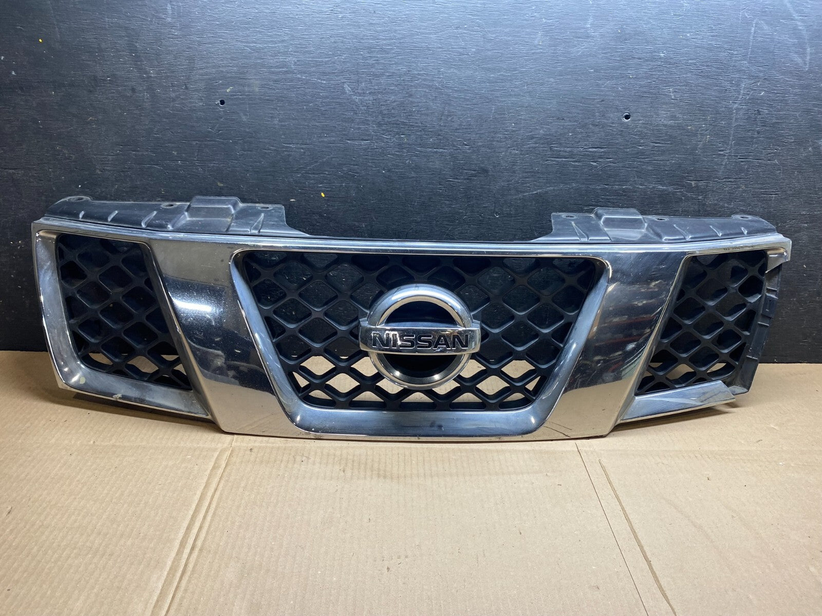 2005 2006 2007 Nissan Pathfinder Chrome Front Upper Grill Grille Oem C7959 DG10