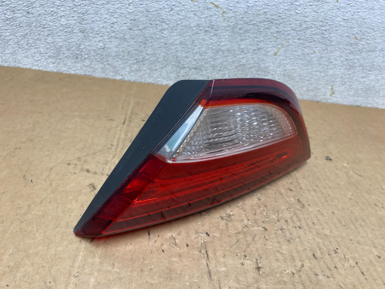 2015 to 2017 Chrysler 200 Sedan Right Passenger  Inner Tail Light Oem Q7518 DW2