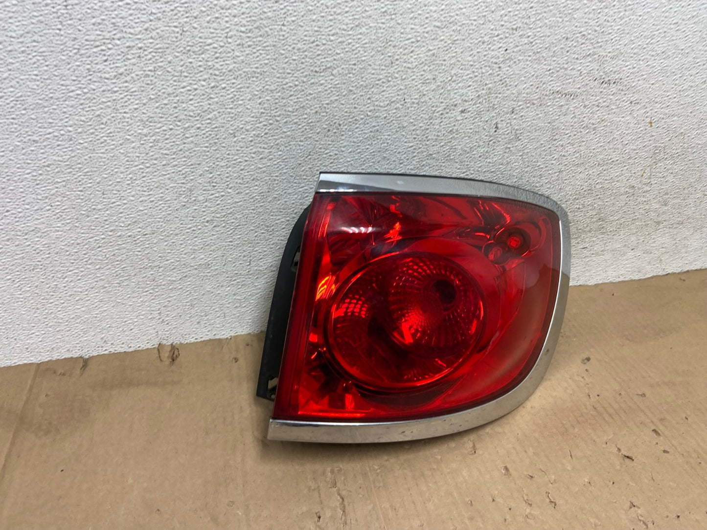 2008-2012 Buick Enclave Right Passenger Rh Tail Light AE9172 LK2