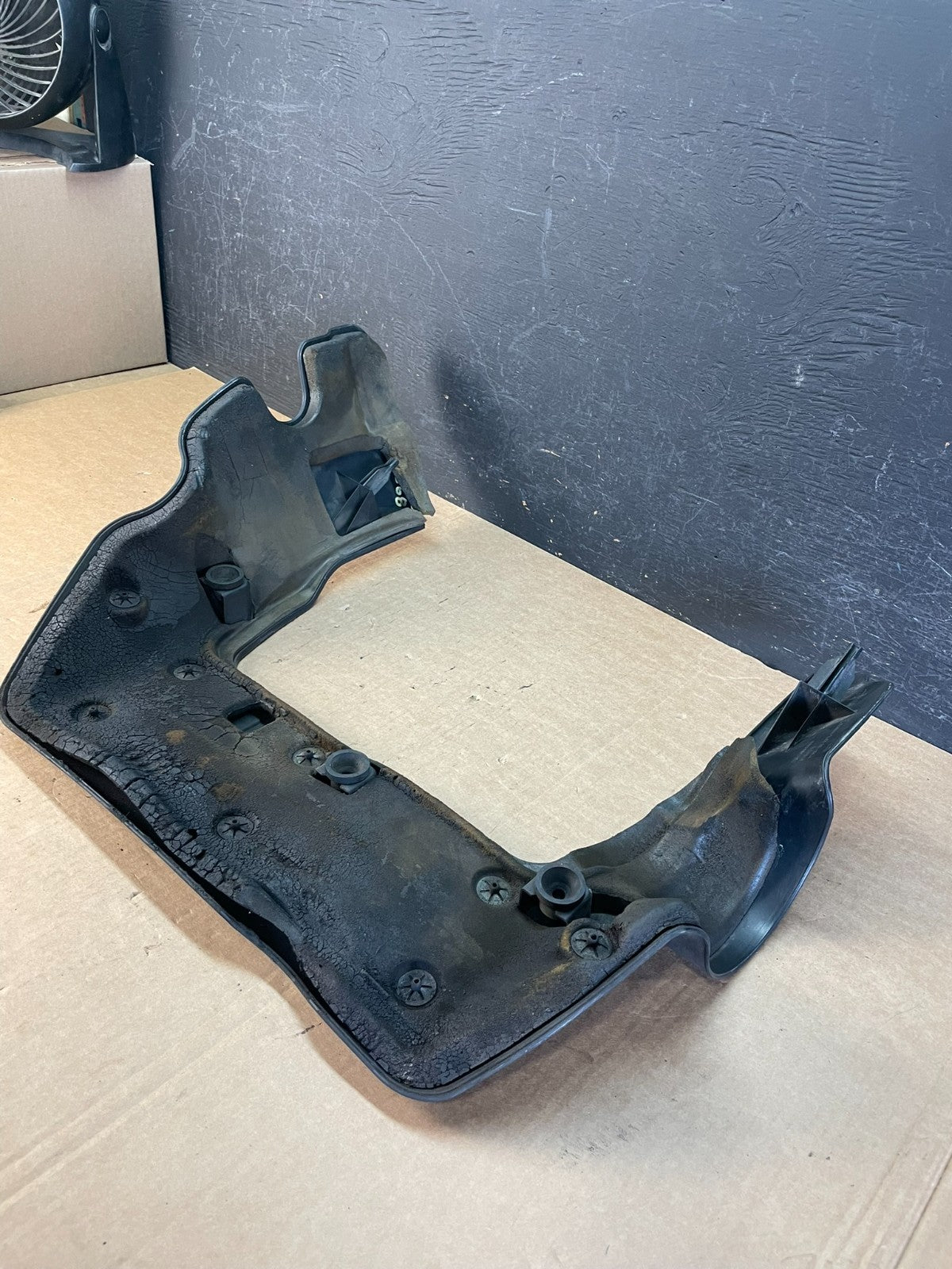 2008 to 2009 Jeep Grand Cherokee 4.7L Engine Cover AE83684