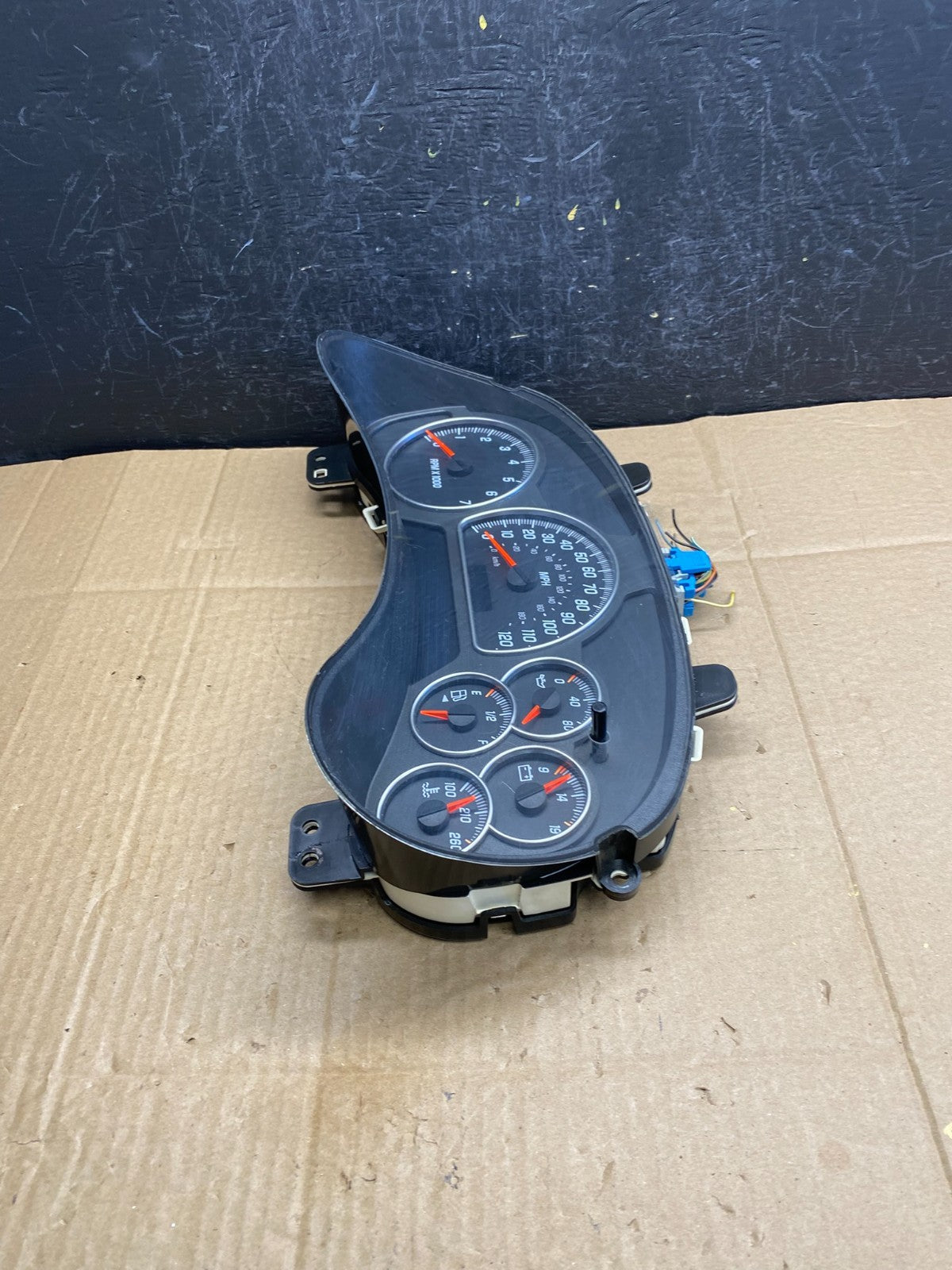 2002 to 2004 GMC Envoy Speedometer Cluster Gauge AC9392 DG2