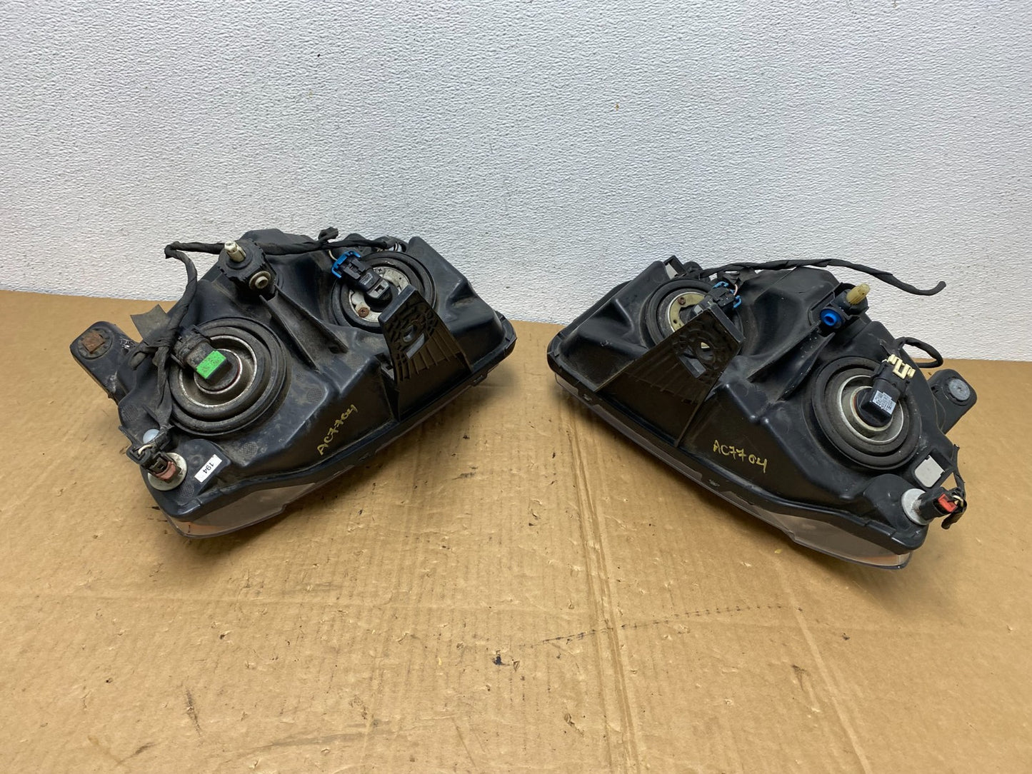 2011-2013 Jeep Grand Cherokee Left+Right Halogen Headlights AC7704 DW11