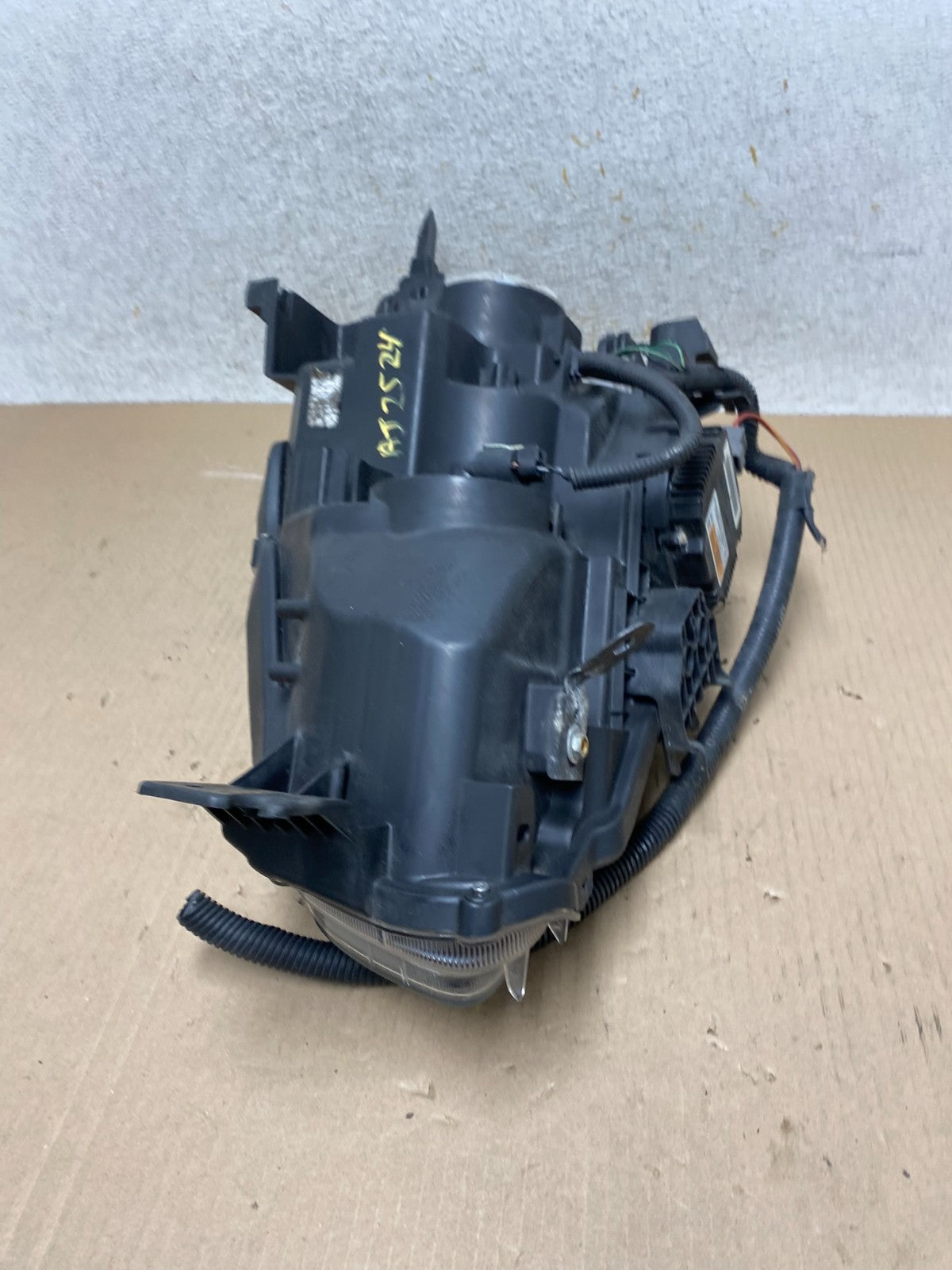2009 - 2014 Nissan Maxima Headlight Right Passenger Xenon HID AJ2524 DW8