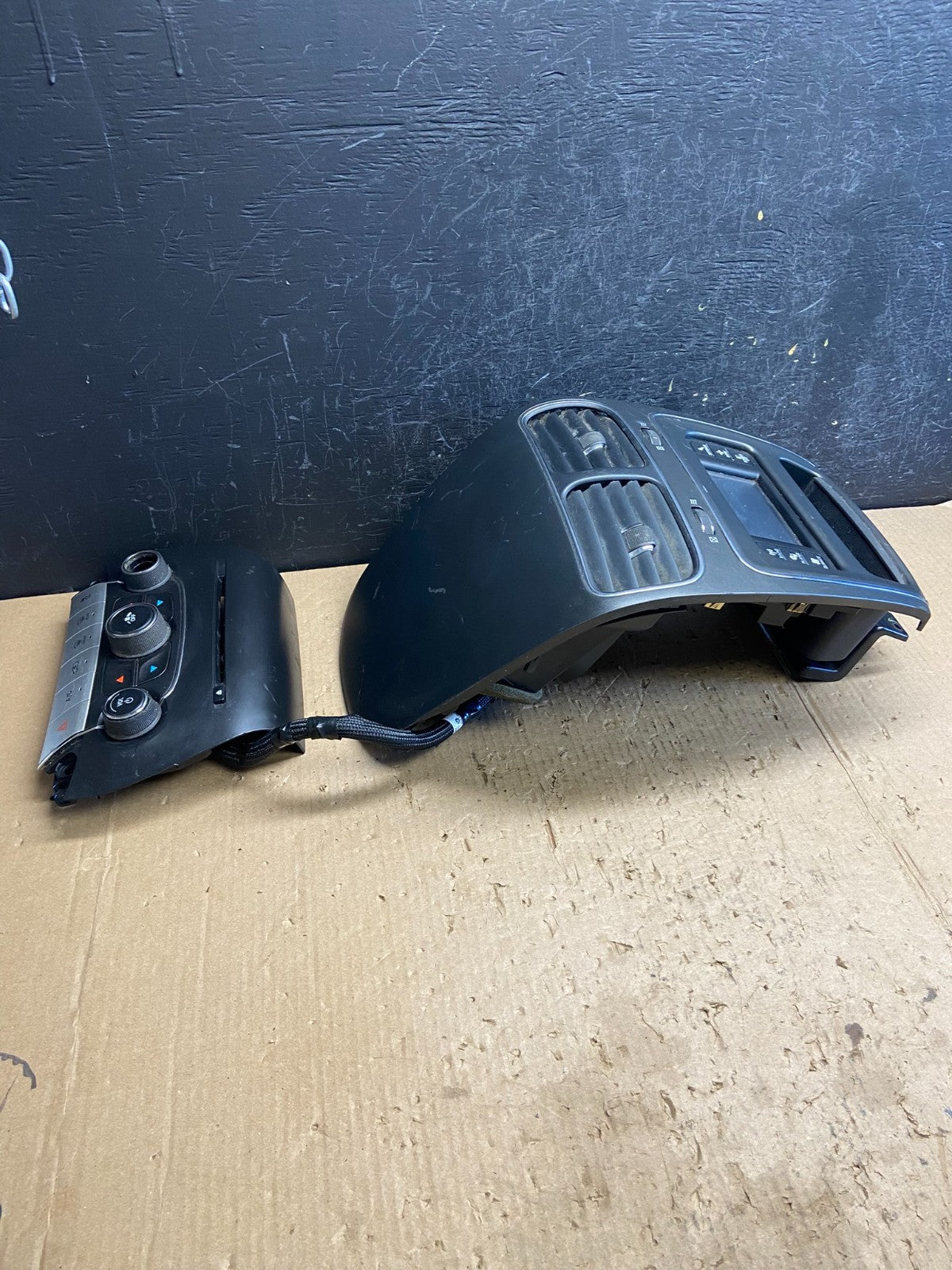2011-2019 Dodge Journey Radio Display Screen Bezel Climate Trim Vents ae4285 DG1