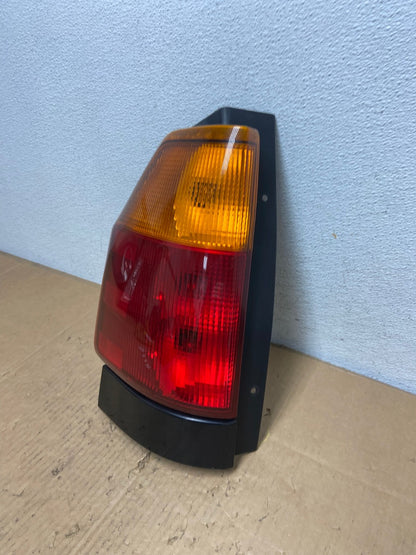 2002 to 2009 Gmc Envoy Left Driver Lh Side Tail Light AD1052 LK1