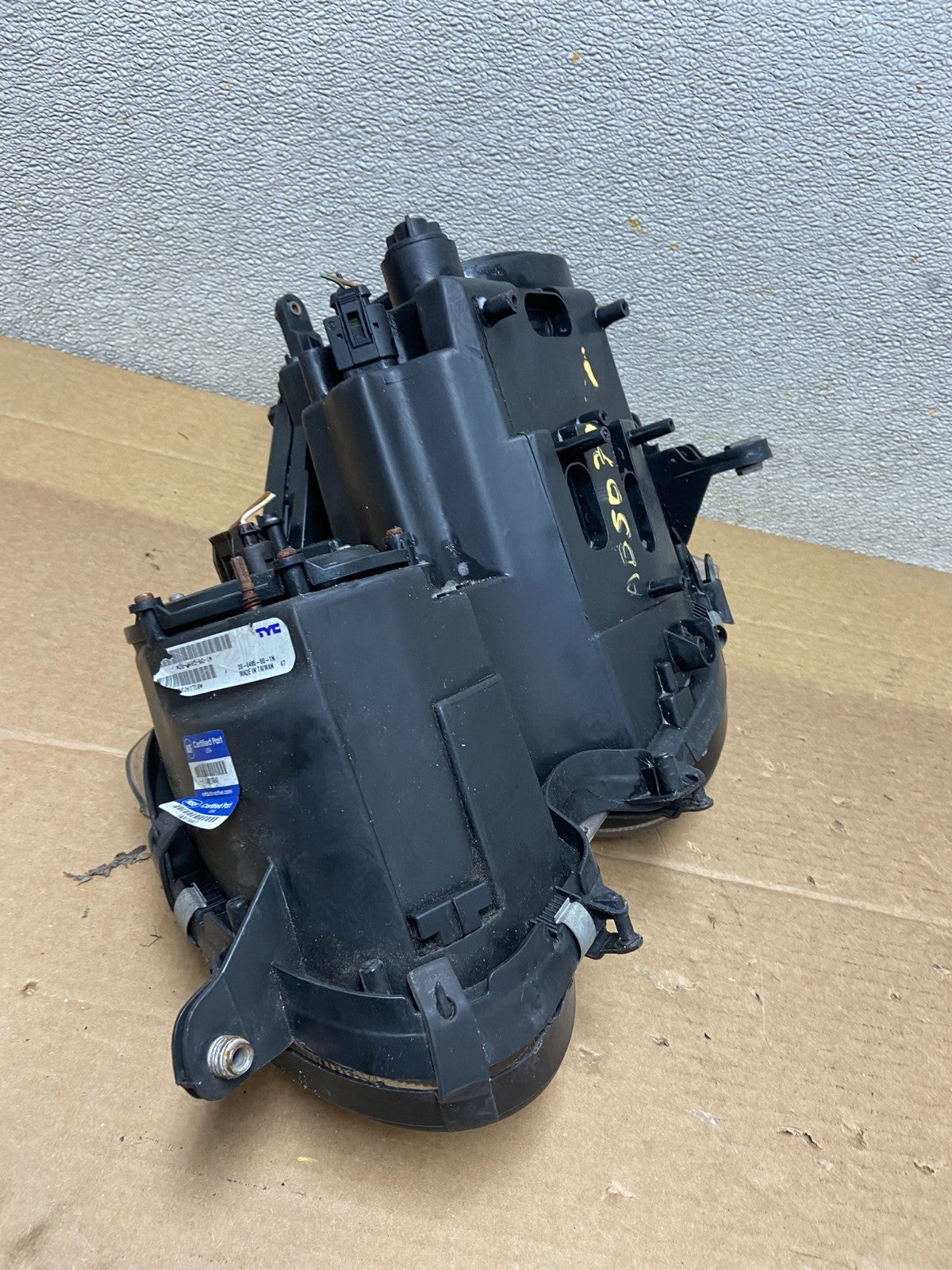2003-2006 Mercedes E E320 E350 Class Right Passenger Halogen Headlight AB5079 DW7
