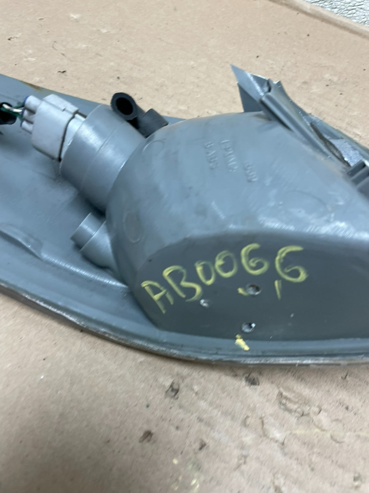 2000 - 2001 Toyota Camry Front Left Driver Lh Turn Signal AB0066 DW8