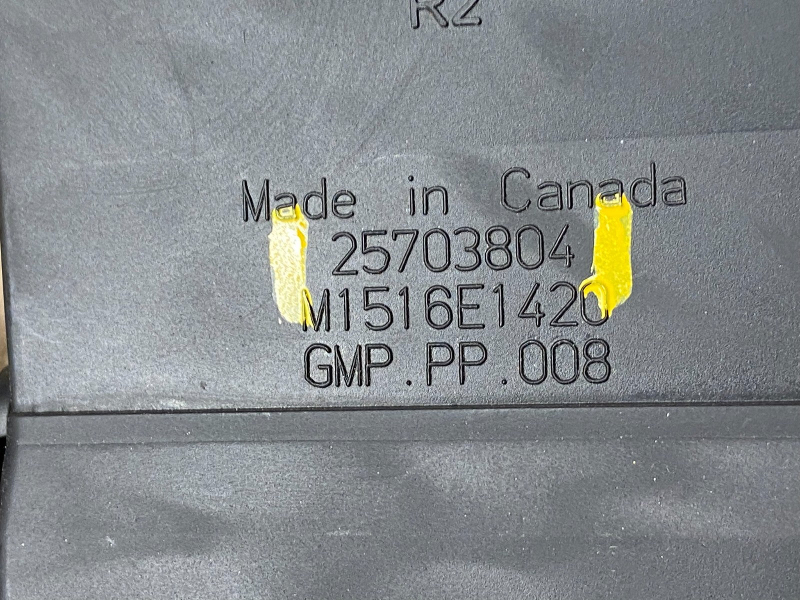 2004 to 2009 Cadillac SRX Front Center Dash A/C Air Vent i4994 PS6