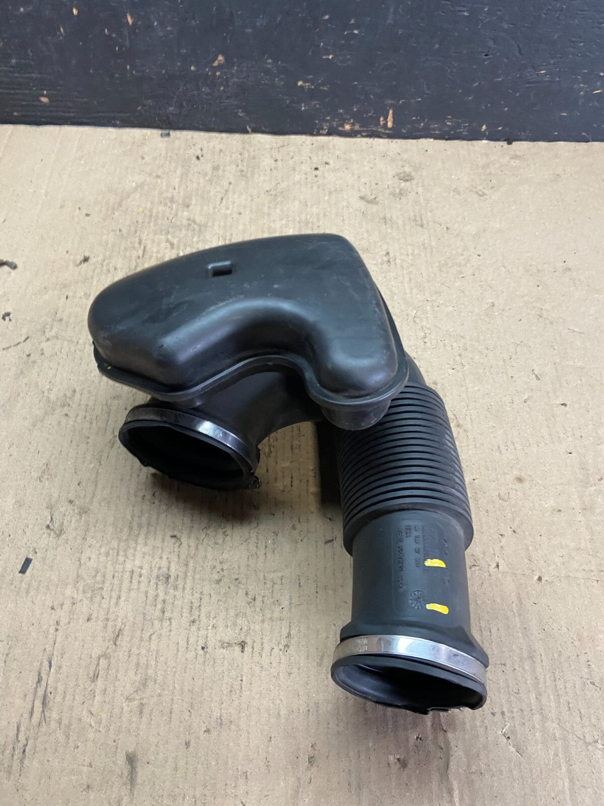 2007 to 2010 BMW X5 Air Intake Cleaner Duct Tube Pipe O0571 DG2