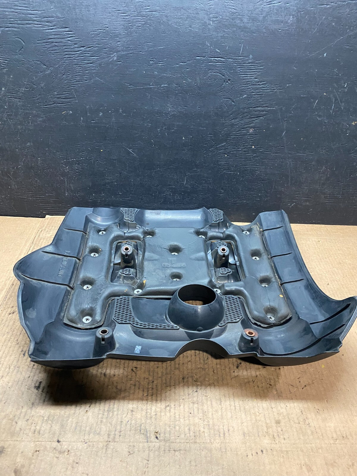 2006 to 2008 Kia Sedona V6 3.8L Engine Motor Cover G2851 DG14