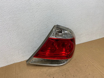 2005 to 2006 Toyota Camry Tail Light Right Passenger Side AD3183 LK2