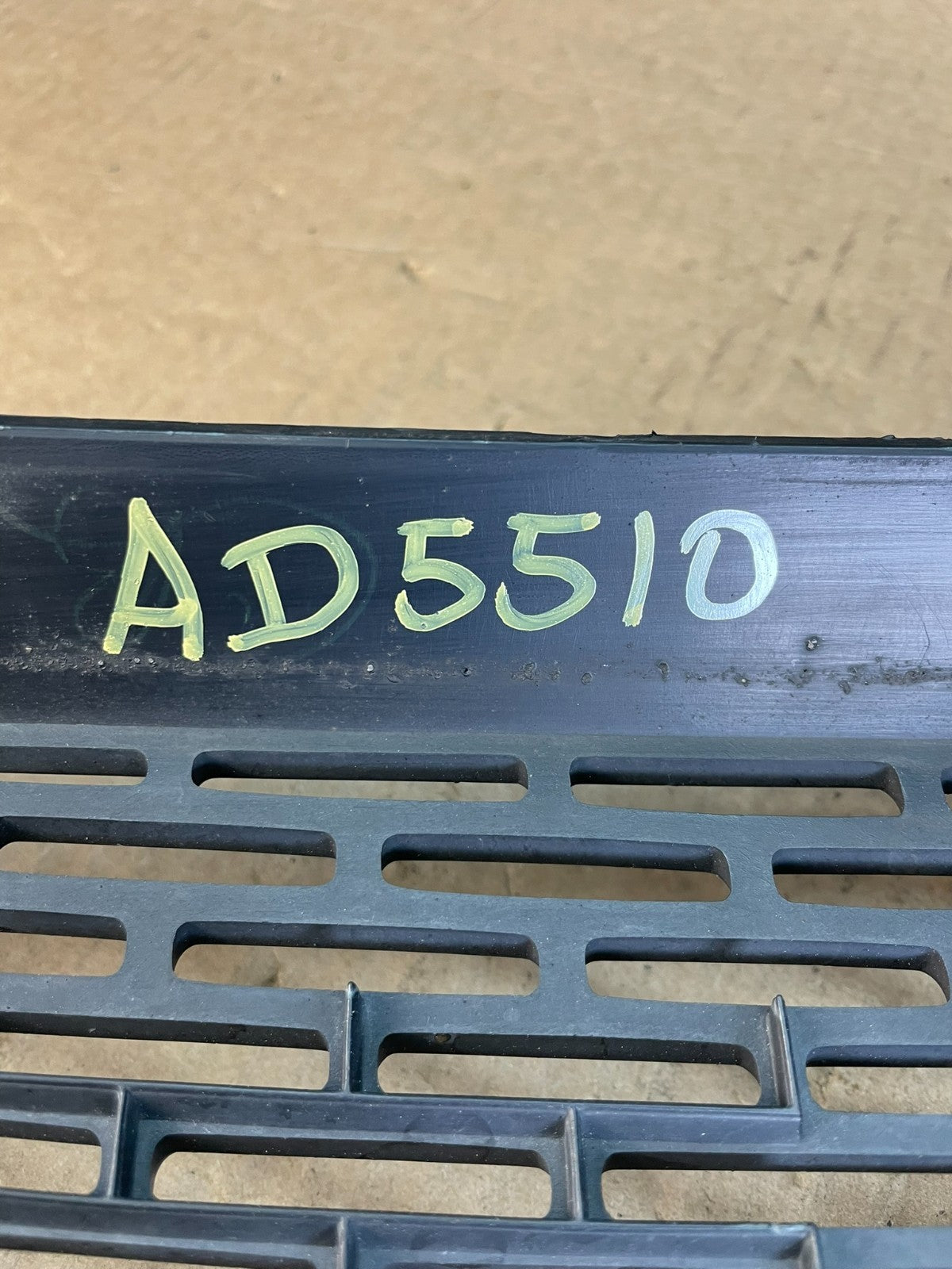 2007 to 2012 GMC Acadia Front Upper Grill Grille ad5510 DG6