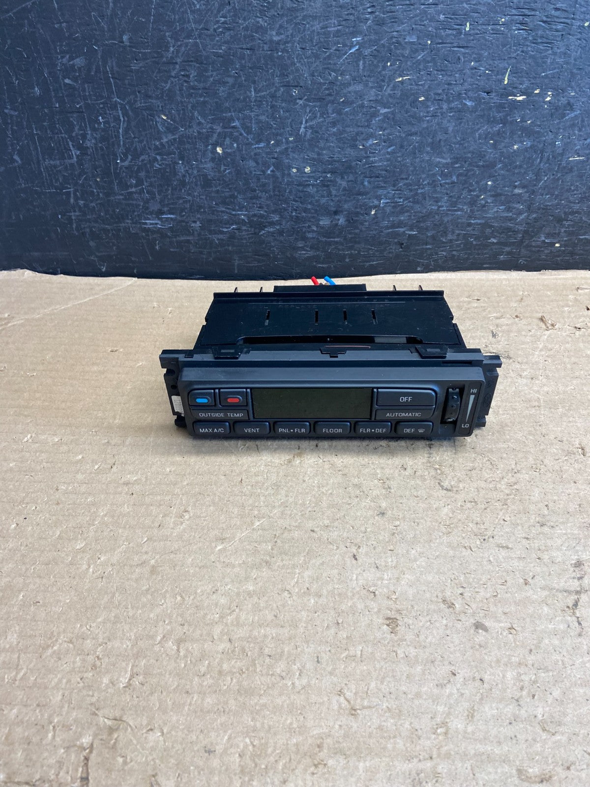 1998 to 2002 Ford Crown Victoria Marquis A/C Heater Climate Control AH5167 DG0
