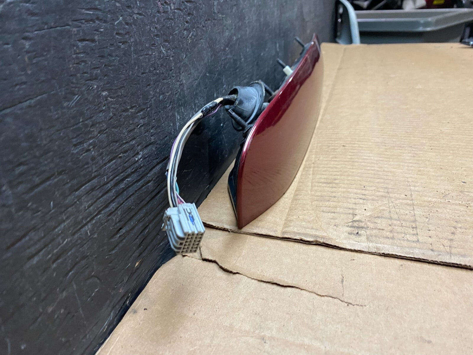 2008 to 2012 Buick Enclave Trunk Lid Finish Garnish Panel Moulding Camera G56192