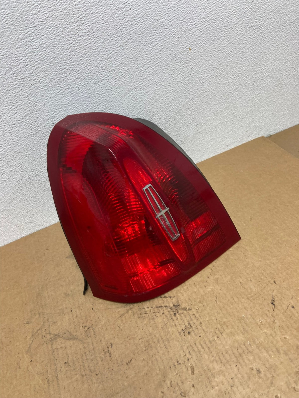 1998 to 2002 Lincoln Town Car Left Driver Lh Tail Light Oem AC2941 LK2