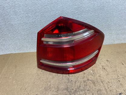 2007 to 2009 Mercedes GL-Class GL450 Right Passenger Tail Light OEM W7825 DW0