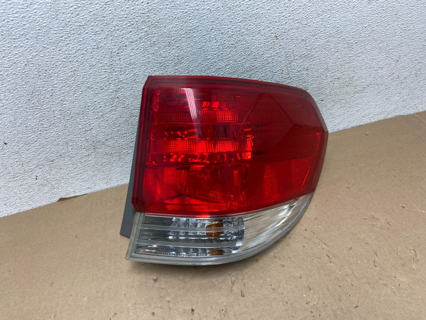 2008 2009 2010 Honda Odyssey Right Passenger Side Tail Light AG41040