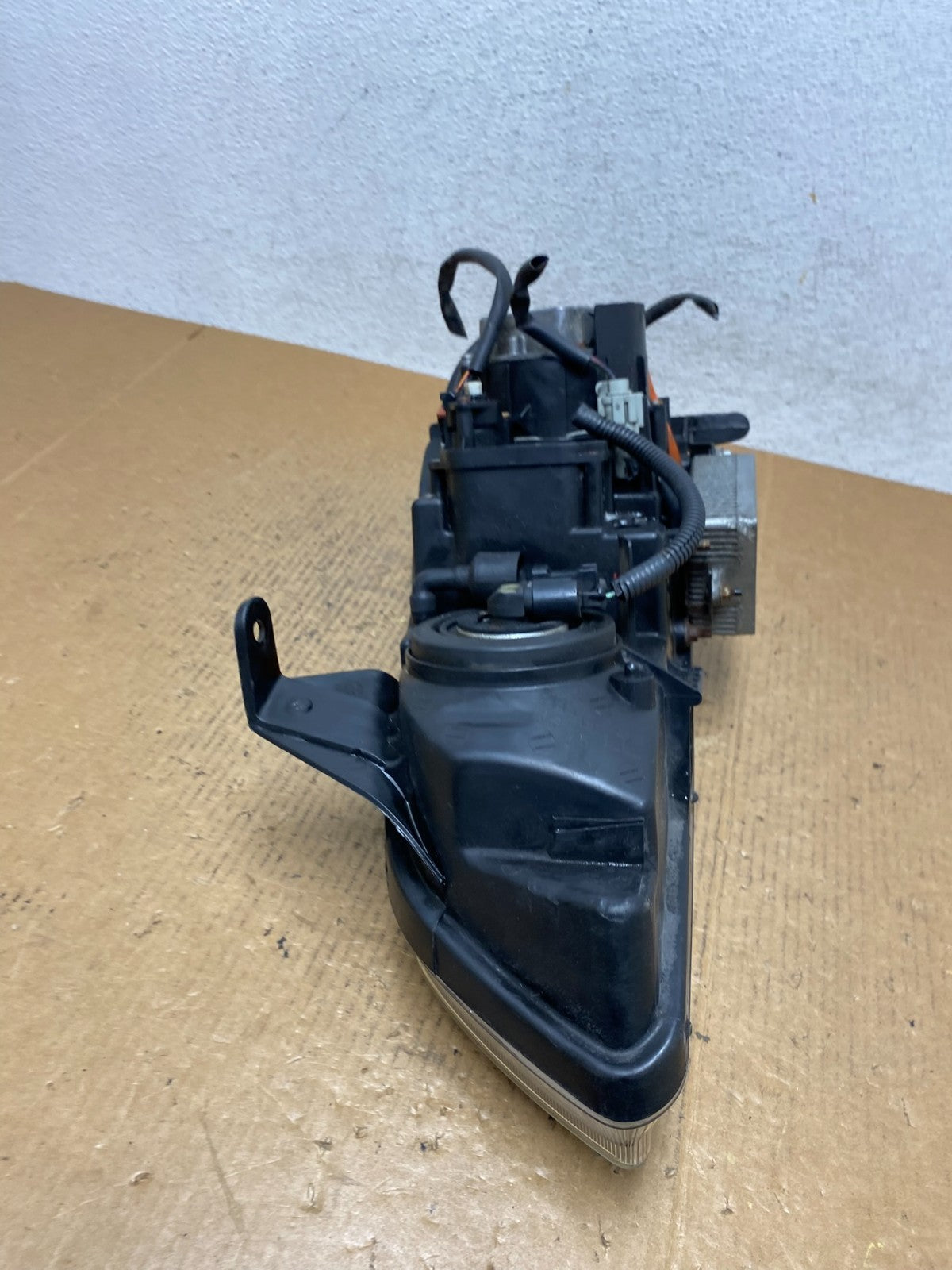 2000 to 2001 Infiniti I30 Right Passenger RH Side Headlight Xenon AE1624 DW7