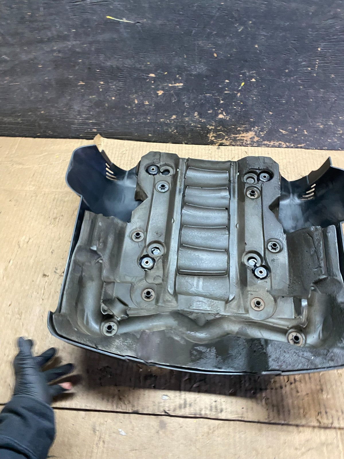 2006 to 2010 BMW 550i 650i 750i Plastic Engine Cover Shield OEM U6152 DG5