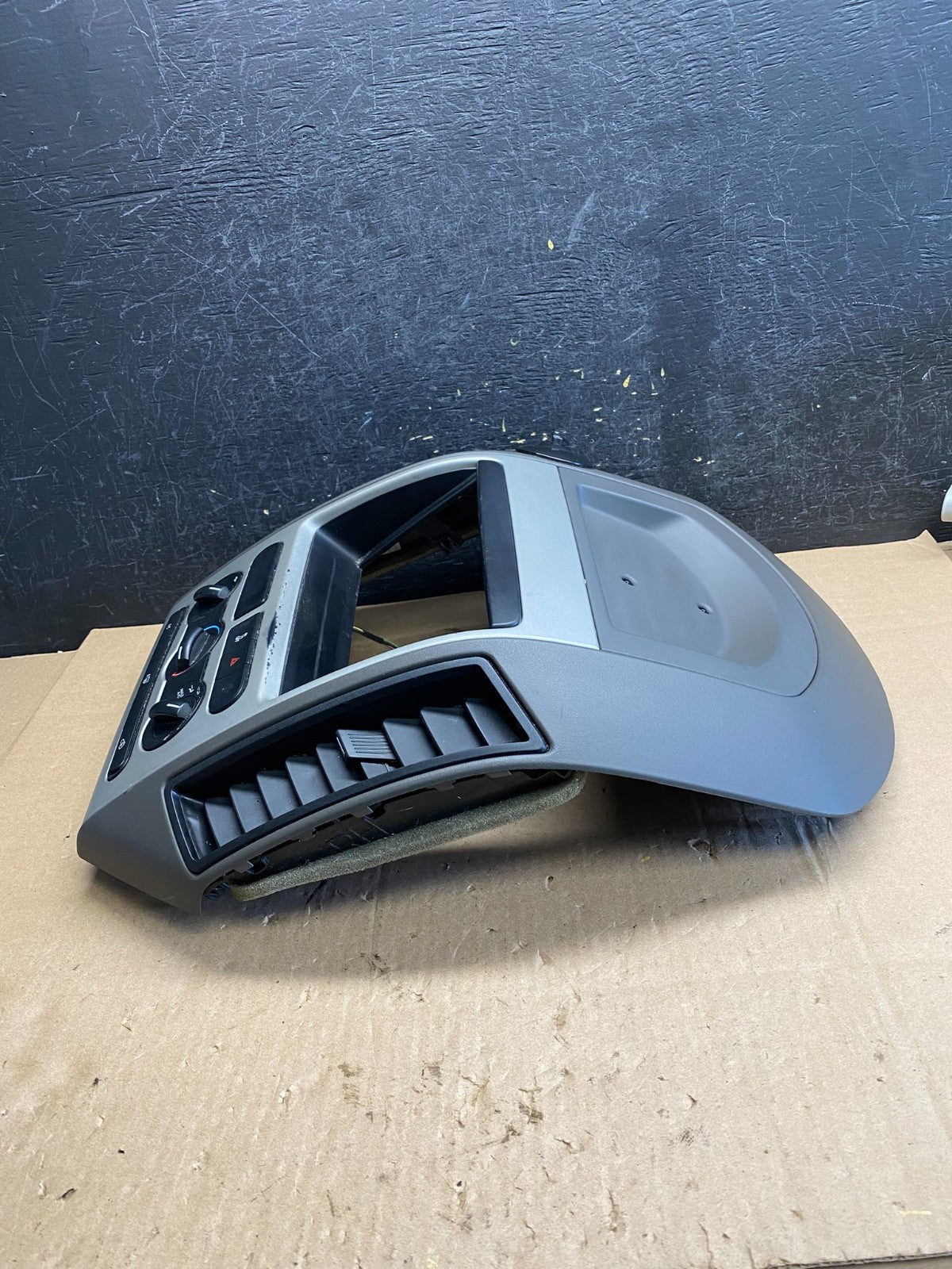 2007 - 2010 Ford Edge Heater Climate Control Radio Control Dash Bezel ai3090 DG1
