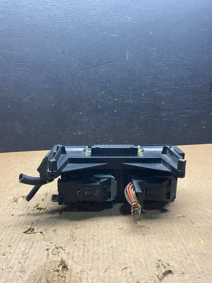2005 Jeep Grand Cherokee Integrated Power Fuse Box Relay 04692071AB H7395 PS3