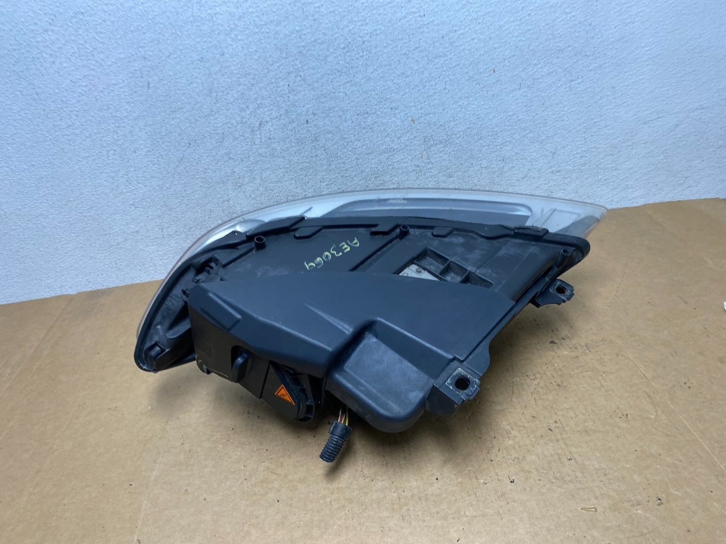 2007- 2009 Audi Q7 Right Passenger RH Side Xenon Hid Headlight AE3069 DW8